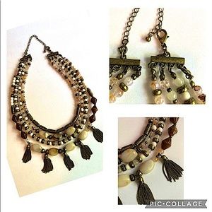 Adjustable from 16”to 20” necklace. Vintage very good condition. Fall colors.